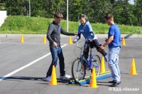 Кызылские школьницы лучшие в детском лагере "Океан" по езде на велосипеде