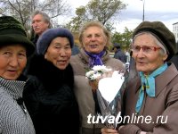 В Туве в Год Учителя открыт памятник Первым русским учителям