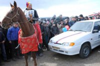 Главный приз – автомобиль – за победу в первых скачках нового сезона уезжает в дзунхемчикский Баян-Тала (Тува)