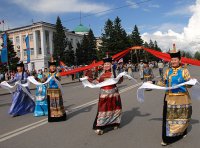 Грудные младенцы на Параде хоомейжи в Туве как знак преемственности горлового пения