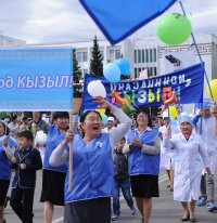 В День города по главной улице Кызыла «проплыл» пароход «Улуг-Хем»