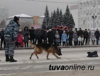 Бензопилу, дрель и топор от «Хозяина» получили лучшие дровосеки-любители Тувы в День отцов