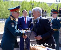 Главный военный оркестр страны после Парада Победы на Красной площади выступает в Туве