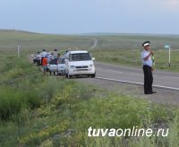 В выходные дни на подъездах к озерам выявляют нетрезвых водителей сотрудники ГИБДД