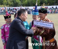 Шолбан Кара-оол призвал взять шефство над молодыми животноводами Тес-Хемского района