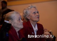 Старейшая школа Кызыла отметила 100-летний юбилей. В числе первых ее поздравил выпускник Сергей Шойгу