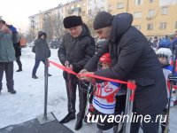 Капитан детской команды «Субедей» Максим Белостоков открыл новую дворовую хоккейную площадку