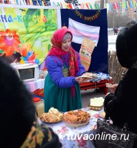 Блинное изобилие – на площади Арата. В Кызыле проводили зиму