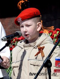 В Туве впервые в дни празднования Победы к мемориалу павшим возложен венок от Генерального консульства Монголии