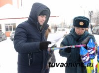 В Туве продолжаются рейды по выявлению незаконной продажи пиротехники на улице