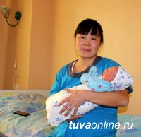 В Туве первый малыш родился спустя 3 минуты после наступления Нового,  2018 года