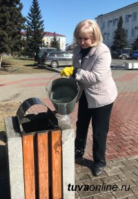 Почти 700 человек в День местного самоуправления в столице Тувы приняли участие в акции «Отмоем Кызыл!»