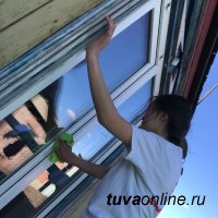 "Добрые Сердца Тувы" помогли ветерану убраться в доме и вскопать огород 