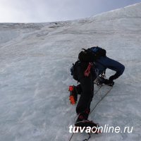 Тувинские СОБРовцы покорили самую высокую вершину республики