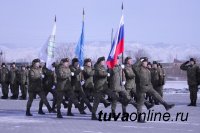 60 курсантов военной кафедры ТувГУ награждены медалью Министерства обороны России