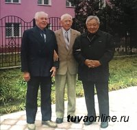 Один из руководителей Тувы в 1970-80-х годах Григорий Долгополов издал книгу «Тува: время, события, люди»