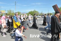 В столице Тувы православные провели крестный ход против алкоголизма