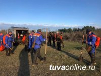 В Туве лесники, спасатели, военнослужащие смогли защитить три села от лесных и степных пожаров, усиленных шквалистым ветром