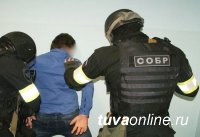 В Туве психически больной рецидивист чуть не сжёг дом со всей семьёй