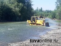 В Туве депутаты парламента помогают в своих округах, пострадавших от паводка