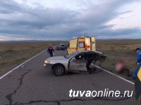 В Туве у озера в тройном ДТП погибла женщина