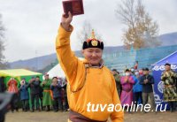 В национальной борьбе Тувы появился еще один исполин. Звания Кучутен удостоили Эреса Кара-Сала