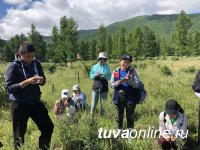 Студенты ЕГФ ТувГУ провели на базе университета на озере Чагытай полевую практику. Ежедневный подъем - в 4 утра