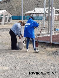 В Мугур-Аксы при поддержке единороссов обустроены детская и спортивная площадки