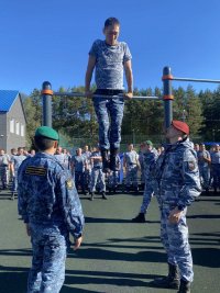 Cудебные приставы Тувы завоевали знак профессионального отличия - зеленые береты