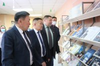 Кубки победителей республиканского конкурса "Чонар-даш" на призы сенатора Дины Оюн уезжают в Бай-Тайгу