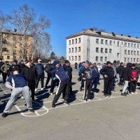  Ренат Ондар провёл зарядку для воспитанников Тувинского кадетского корпуса 